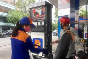 Từ 1-1-2018, không được tích trữ, bán xăng A92