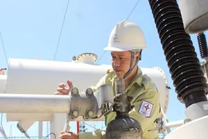 TP.HCM: Hơn 90% người dân thanh toán tiền điện qua ngân hàng