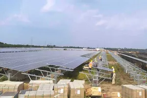 Bộ Nông nghiệp cảnh báo làm điện mặt trời bên hồ thủy lợi
