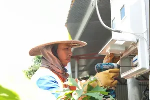 Khách hàng sử dụng điện có quyền giám sát việc ghi chỉ số công tơ. Ảnh: EVN