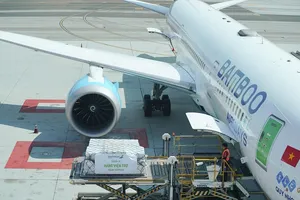 Bamboo Airways chở miễn phí 7 tấn thiết bị y tế từ Mỹ về Việt Nam