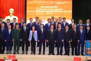 Khai giảng lớp bồi dưỡng Ủy viên dự khuyết Trung ương Đảng khóa XIII