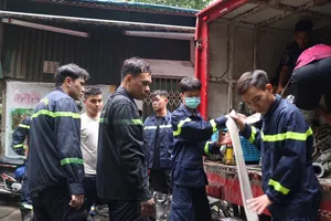 Cháy chung cư mini ở Hà Nội: Cứu được hơn 70 người, đưa đi cấp cứu 54 người