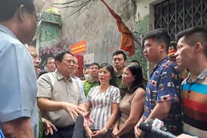 Thủ tướng, Phó Chủ tịch Quốc hội thị sát hiện trường vụ cháy chung cư mini ở Hà Nội 