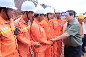 Thủ tướng yêu cầu khánh thành đường dây 500kV mạch 3 Quảng Trạch - Phố Nối trong tháng 7