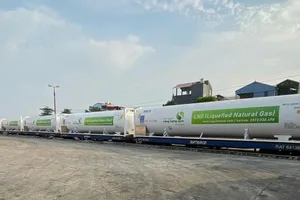 Chuyến tàu đầu tiên chở khí thiên nhiên hóa lỏng ra miền Bắc