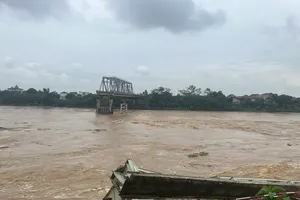 Công an tỉnh Phú Thọ phân luồng giao thông sau vụ sập cầu Phong Châu