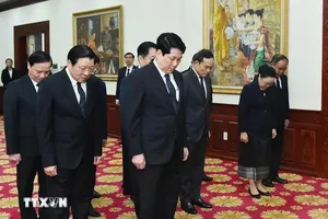 Lãnh đạo cấp cao Đảng, Nhà nước viếng đồng chí Khamtay Siphandone