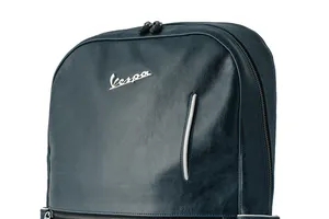 Piaggio tặng quà thời trang cho khách hàng mùa cuối năm