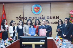 LienVietPostBank ký hợp tác với Hải quan thu ngân sách