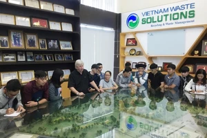 Đầu năm, 80 sinh viên ĐH Tây Đô tham quan Đa Phước