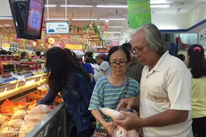 Co.opmart: Hộp thịt kho trứng giảm đến 40%...