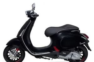 Vespa Sprint Carbon 2018, phiên bản màu đen cá tính