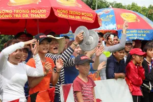 Dr Thanh-Lung Sen Dưới: Cây cầu mơ ước ở cù lao Giêng