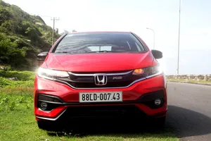 Honda Jazz RS: Bản nhạc dịu êm, mượt mà, cá tính