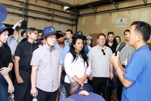 Sinh viên Hoa Kỳ thực tế ở Khu xử lý chất thải Đa Phước