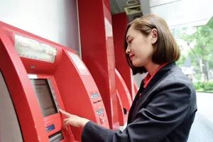 Techcombank: 7 khuyến cáo sử dụng máy ATM an toàn