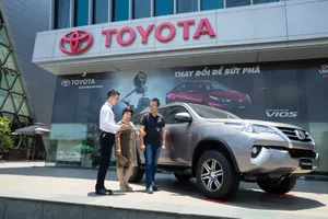 Toyota ưu đãi lớn mua xe Corolla Altis, Fortuner và Innova