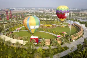 Độc đáo bay khinh khí cầu ngay giữa lòng Sài Gòn