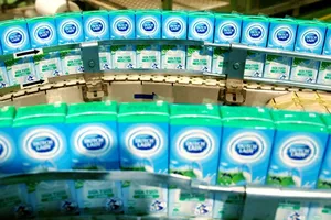 Mùa dịch COVID-19: Sữa Cô Gái Hà Lan chỉ 5.000 đồng/hộp 180 ml