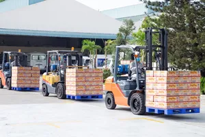 Vinamilk xuất lô sữa đặc 'Ông Thọ' đầu tiên qua Trung Quốc