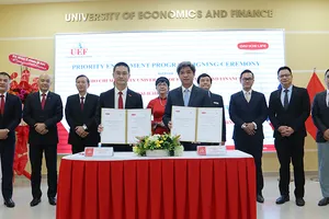 Ký hợp tác “Quyền ưu tiên tuyển sinh” với UEF