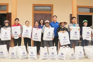 Ngân hàng Shinhan chung tay hướng về miền Trung