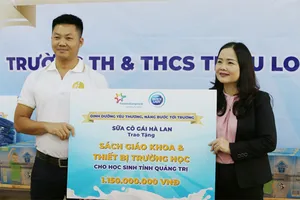 Sữa Cô Gái Hà Lan tặng quà cho 1.700 học sinh Quảng Trị