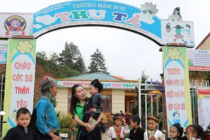 Quỹ sữa vươn cao VN tặng 94.000 ly sữa cho trẻ Hà Giang