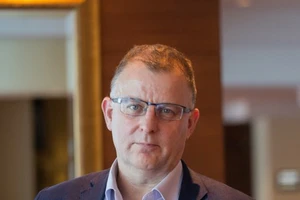 Clive Bates: “Cần đẩy lùi vấn nạn hút thuốc lá điếu đốt cháy”