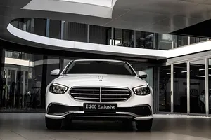Mercedes-Benz Việt Nam ra mắt mẫu xe E-Class nâng cấp mới
