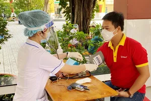 Hơn 6.500 nhân viên VinMart/VinMart+ ở tâm dịch đã tiêm vaccine