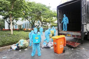 TP.HCM: Không để tồn đọng rác ở những điểm tiêm chủng