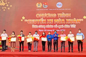 VietCredit và Thành Đoàn TP.HCM: ‘Chuyến xe sum vầy’ cho 1.000 công nhân