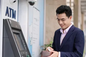 Ngân hàng Shinhan miễn phí chuyển tiền và rút tiền mặt