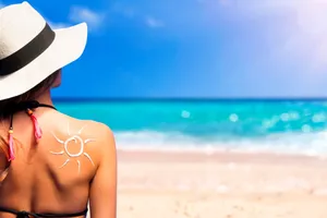 Năm cách chăm sóc da mùa nóng chuẩn y khoa