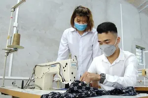 70% nhân viên nhiễm COVID, ông chủ khuyết tật vẫn quyết tâm vượt đại dịch thành công