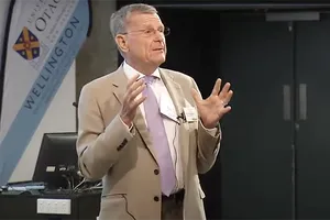 Cựu viên chức WHO: Hàng tỷ người hút thuốc lá muốn được lắng nghe