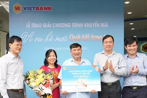 Vietbank trao 1 tỷ đồng cho khách hàng trúng thưởng giải đặc biệt