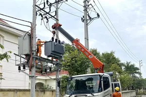 Video: EVNNPC hướng dẫn xử lý sự cố lưới điện mùa mưa bão