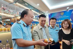 Người dân 'giật mình' khi thấy nhiều hàng hoá bị làm giả tinh vi