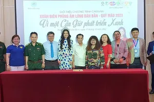 VWS tặng 100 thùng rác cho hải quân, chung tay bảo vệ môi trường biển đảo