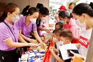 Gần 20.000 phần quà đã sẵn sàng cho ngày hội 'Phú Mỹ Hưng - Hướng về trẻ em'