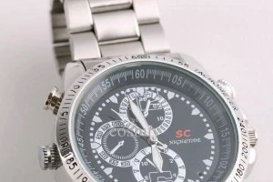 Máy quay lén tràn vào nhà nghỉ, khách sạn