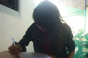 Bà bầu 3 tháng cầm đầu mang dao đi chém nhau 