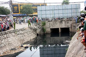 Phát hiện bàn tay người dưới kênh 19/5