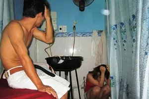 Phá ổ hớt tóc kích dục giá 100 ngàn đồng/lượt