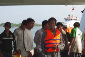 Kịp thời cứu 17 ngư dân 