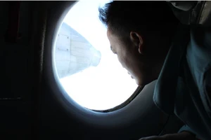 Tìm kiếm máy bay Malaysia mất tích: Đang ăn cơm…. bay liền để ứng cứu