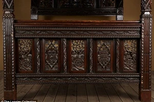 Chiếc giường phế liệu bất ngờ thành cổ vật giá 700 tỉ đồng